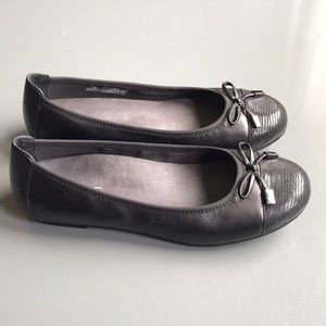 VIONIC Black Bow Ballet Flats